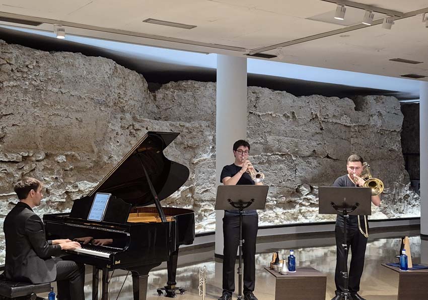 event image:Photo of the performers
